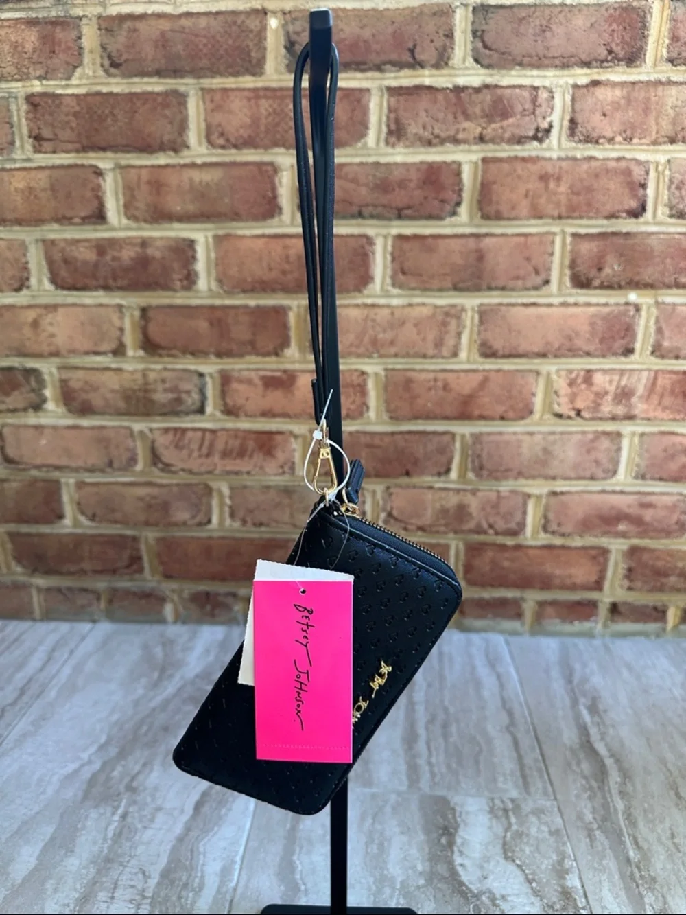 Betsey Johnson Black Multi Heart Zip Around XOKARA Women’s Wallet NWT - Picture 4 of 6